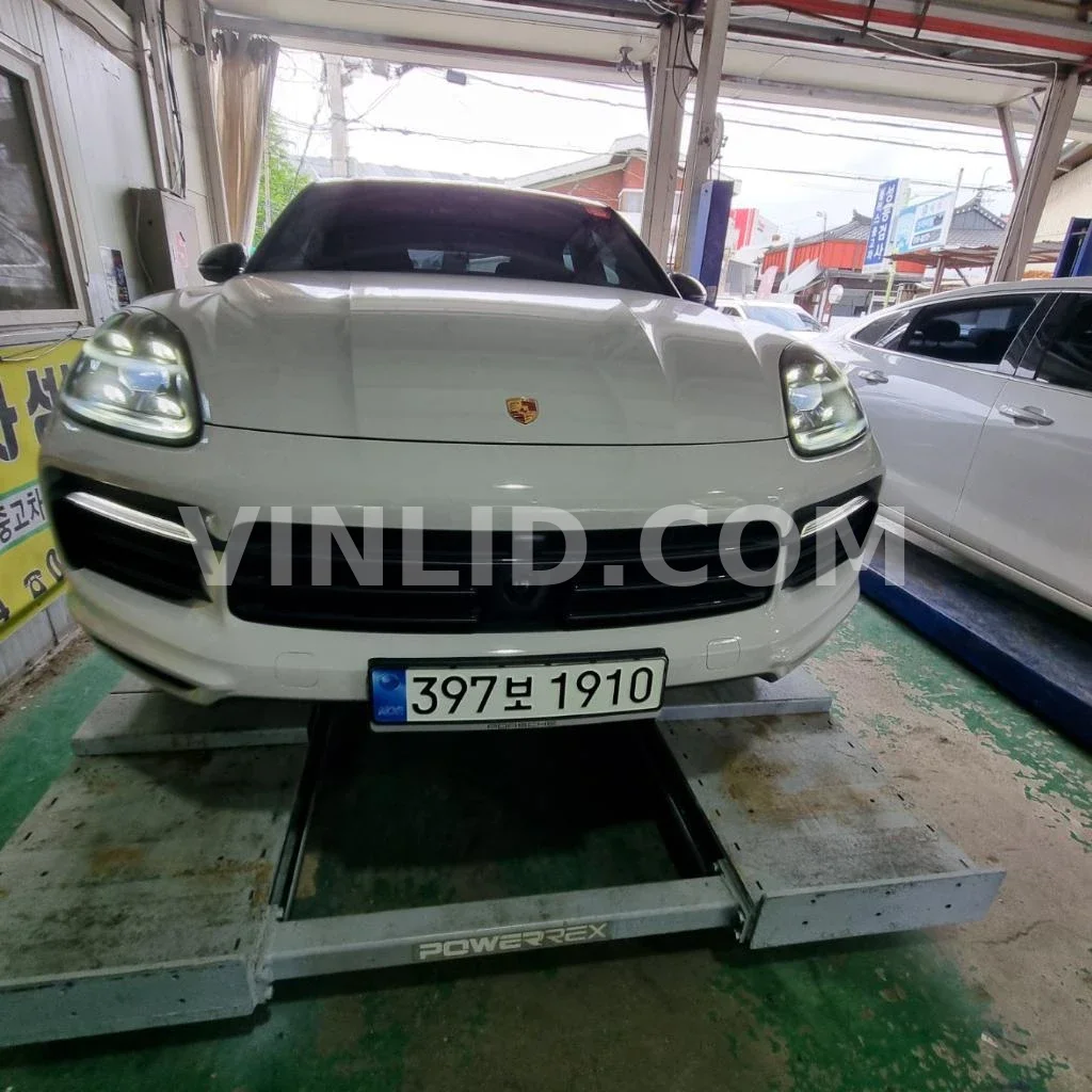 2021 Porsche Cayenne COUPE (5 Seater) - Photo 1