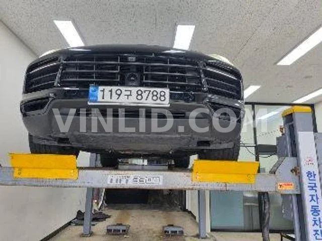 2023 Porsche Cayenne - Photo 1