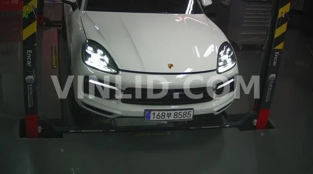 2020 Porsche Cayenne - Photo 1