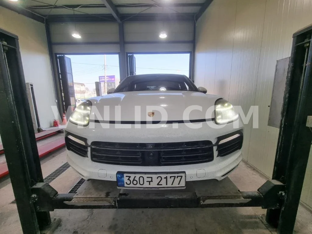 2022 Porsche Cayenne E-Hybrid COUPE (5 Seater) - Photo 1