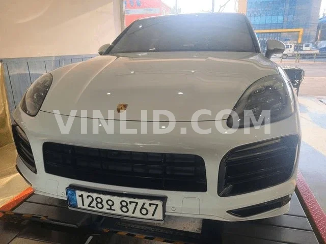 2021 Porsche Cayenne - Photo 1