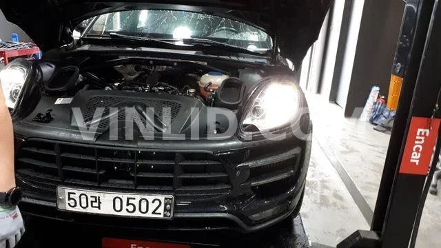 2015 Porsche Macan Turbo - Photo 1