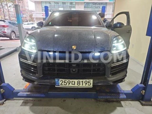 2021 Porsche Cayenne - Photo 1