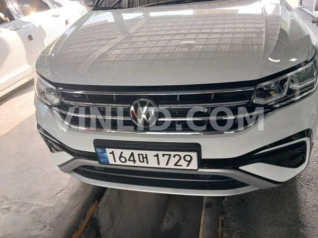 2023 Volkswagen Tiguan Allspace - Photo 1