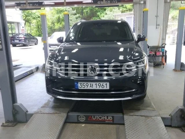 2023 Volkswagen Tiguan - Photo 1