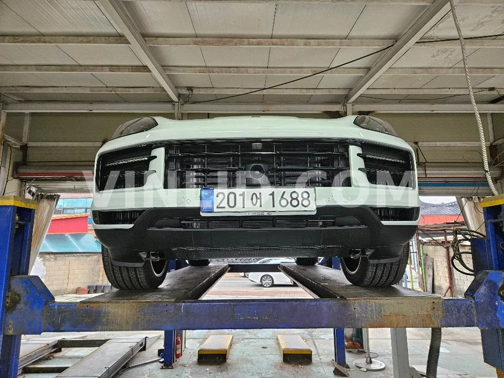 2024 Porsche Cayenne COUPE (5 Seater) - Photo 1