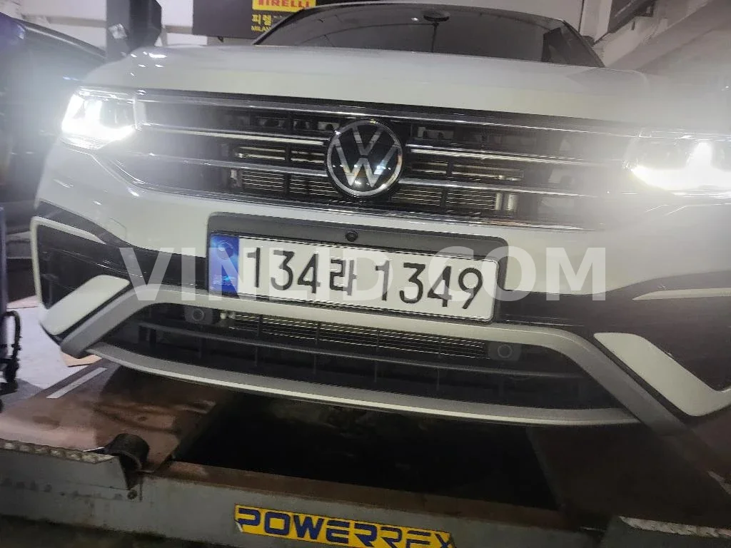 2023 Volkswagen Tiguan Allspace - Photo 1