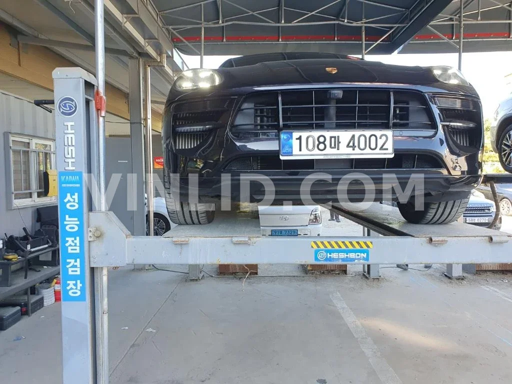 2021 Porsche Macan GTS - Photo 1