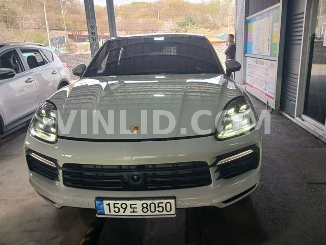 2022 Porsche Cayenne E-Hybrid COUPE (5 Seater) - Photo 1