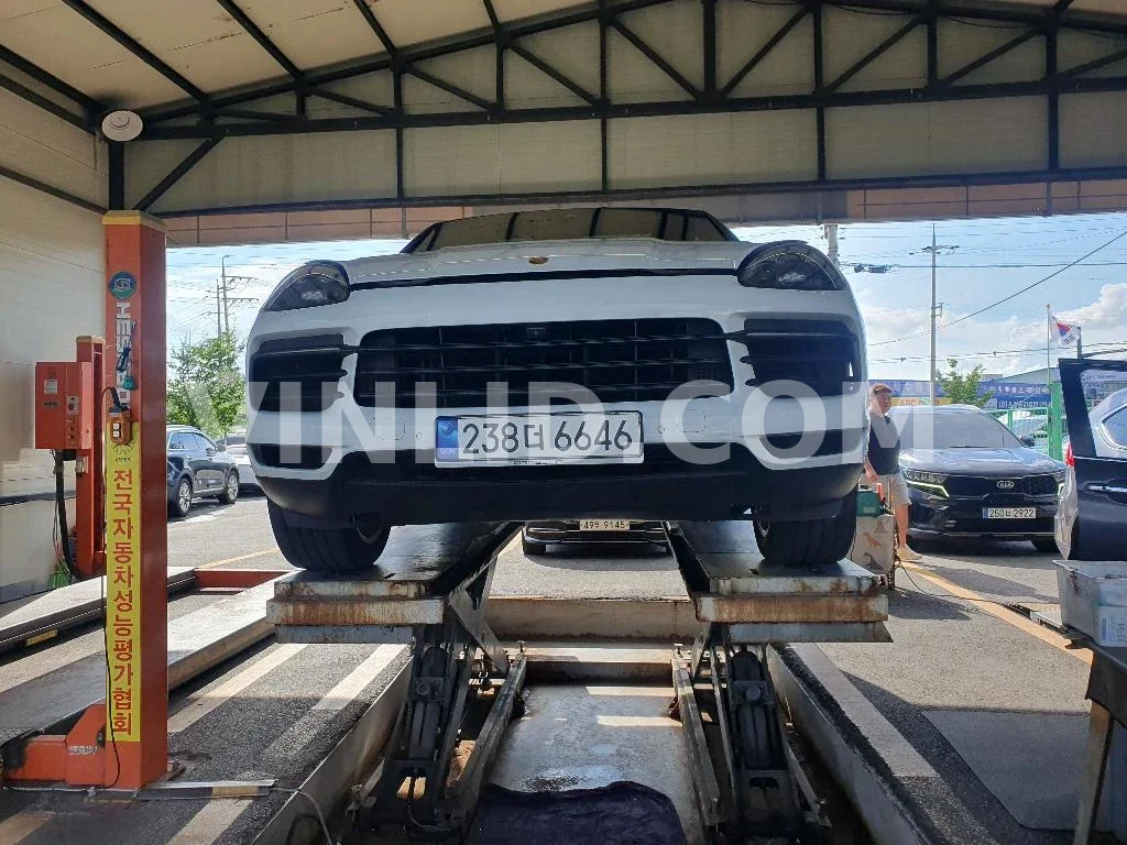 2020 Porsche Cayenne COUPE (5 Seater) - Photo 1