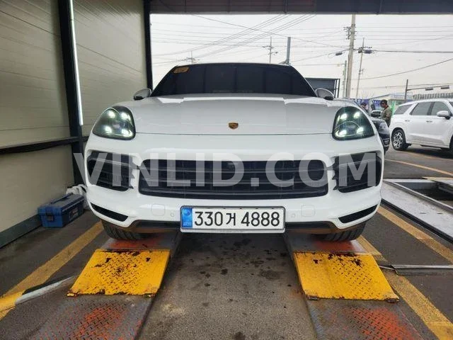 2020 Porsche Cayenne E-Hybrid COUPE (5 Seater) - Photo 1