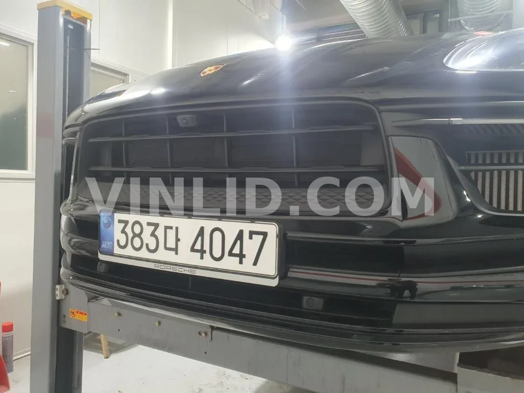 2022 Porsche Macan S - Photo 1