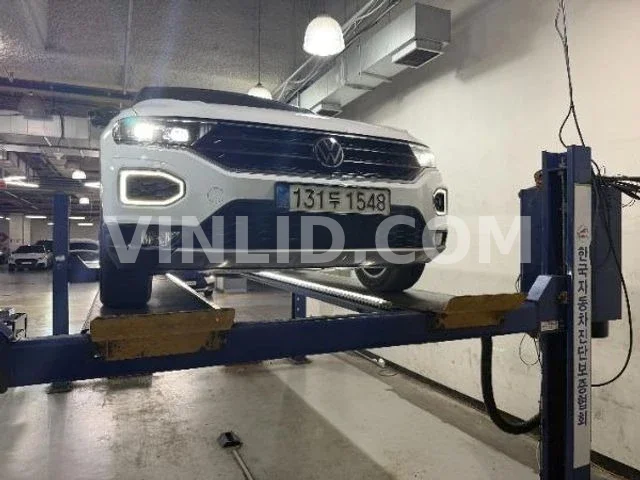 2021 Volkswagen T-Roc - Photo 1