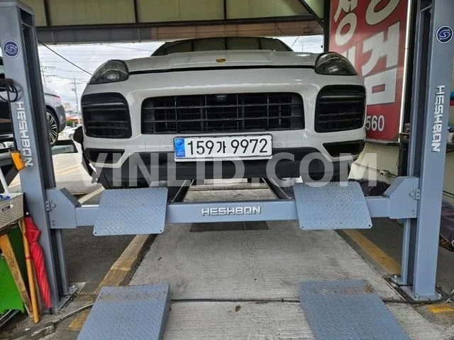 2021 Porsche Cayenne - Photo 1