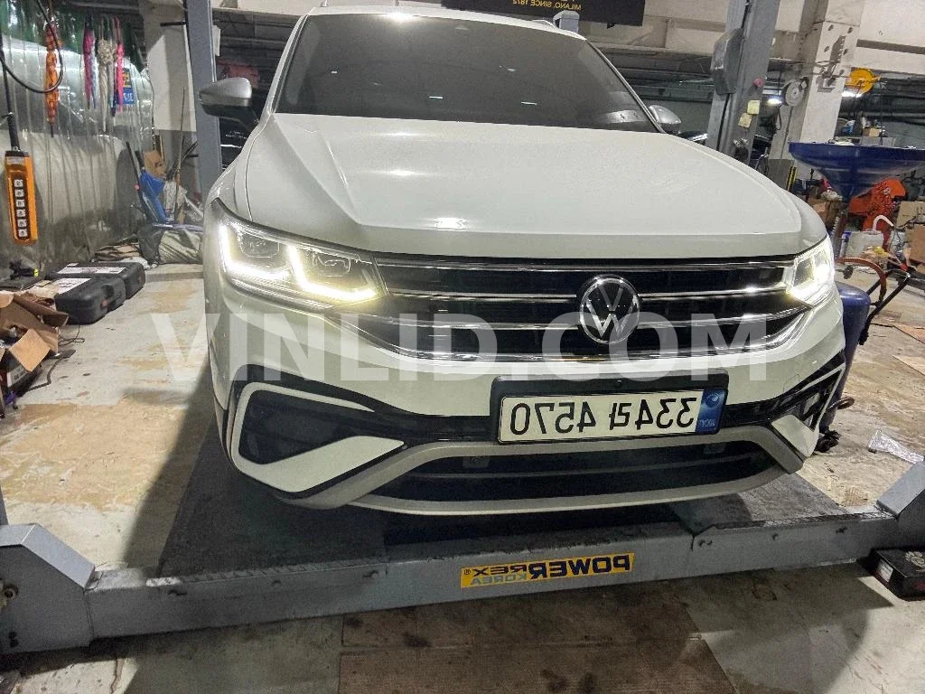 2023 Volkswagen Tiguan Allspace - Photo 1