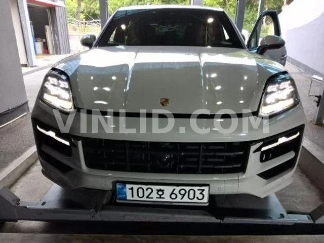 2024 Porsche Cayenne - Photo 1