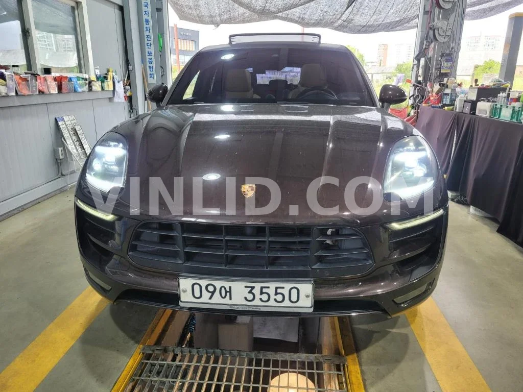 2017 Porsche Macan GTS - Photo 1