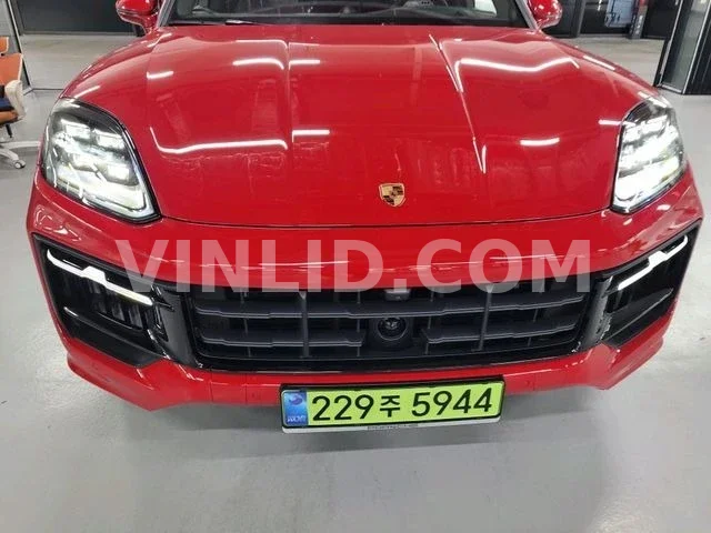 2025 Porsche Cayenne - Photo 1