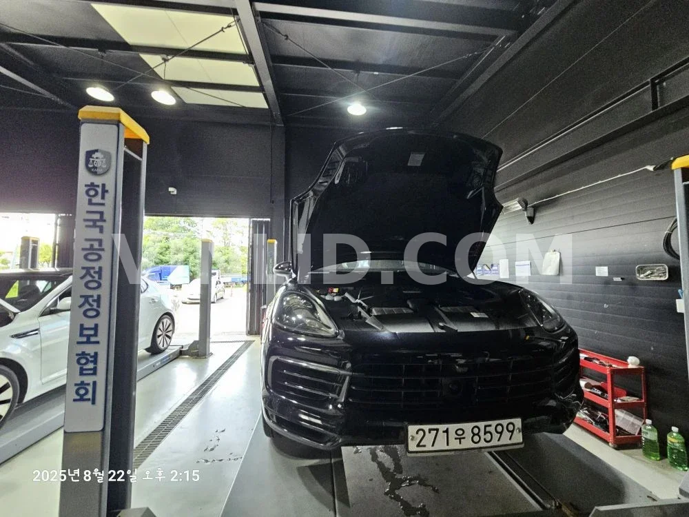 2020 Porsche Cayenne COUPE (5 Seater) - Photo 1