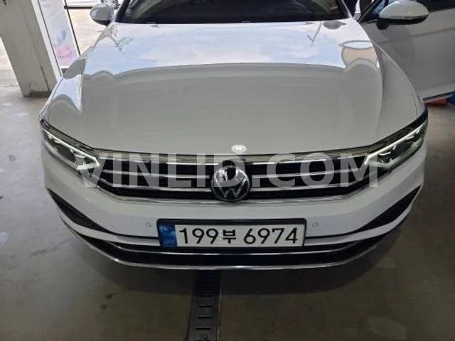2022 Volkswagen Passat - Photo 1