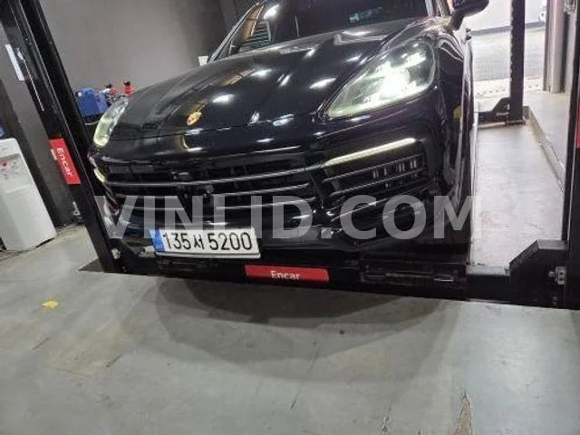 2022 Porsche Cayenne - Photo 1
