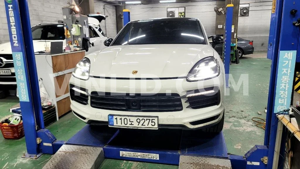 2020 Porsche Cayenne E-Hybrid COUPE (5 Seater) - Photo 1