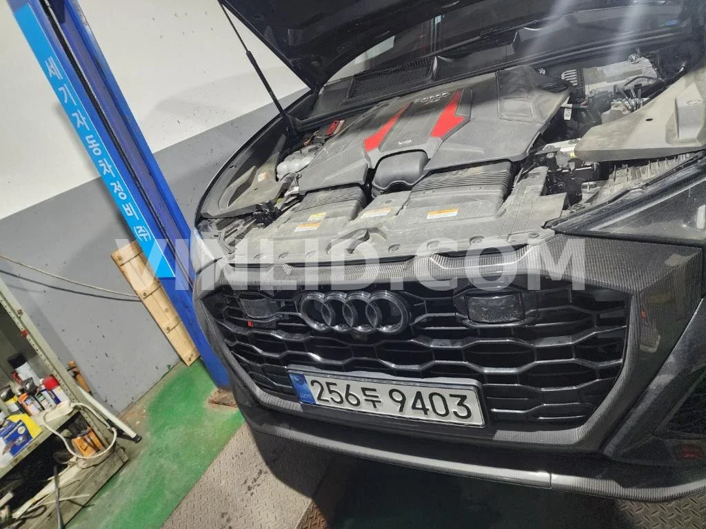2022 Audi RS Q8 - Photo 1