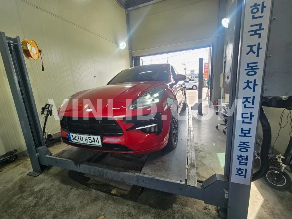 2020 Porsche Macan GTS - Photo 1