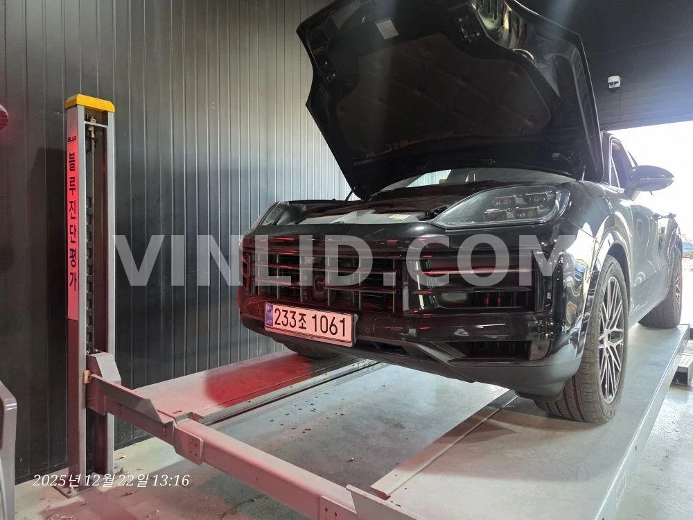 2024 Porsche Cayenne COUPE (5 Seater) - Photo 1