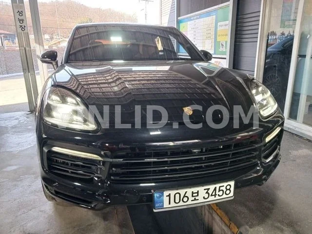 2021 Porsche Cayenne - Photo 1