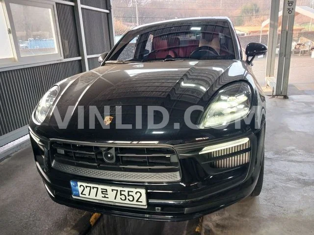 2022 Porsche Macan S - Photo 1