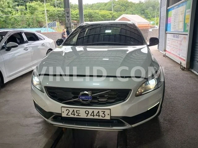 2015 Volvo V60 - Photo 1