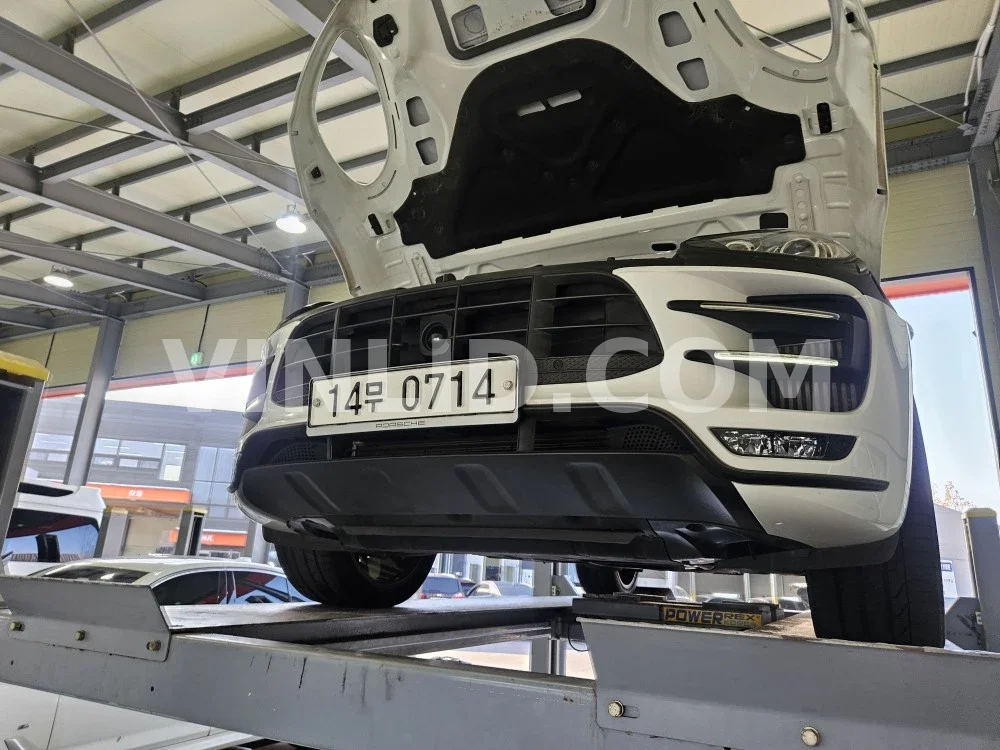 2015 Porsche Macan Turbo - Photo 1