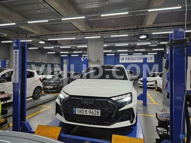2025 Audi RS 3 - Photo 1
