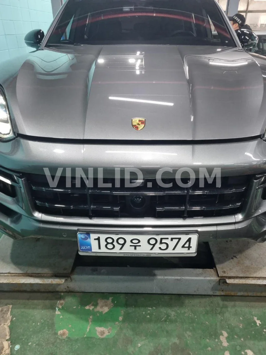 2024 Porsche Cayenne COUPE (5 Seater) - Photo 1