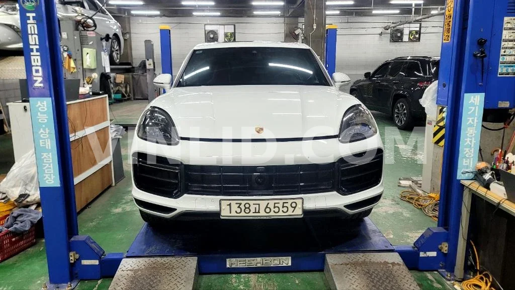 2020 Porsche Cayenne Turbo - Photo 1