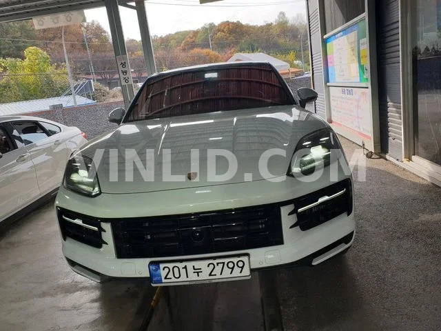 2024 Porsche Cayenne COUPE (5 Seater) - Photo 1