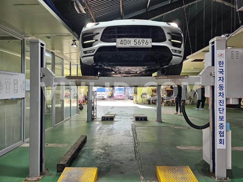 2014 Porsche Macan Turbo - Photo 1