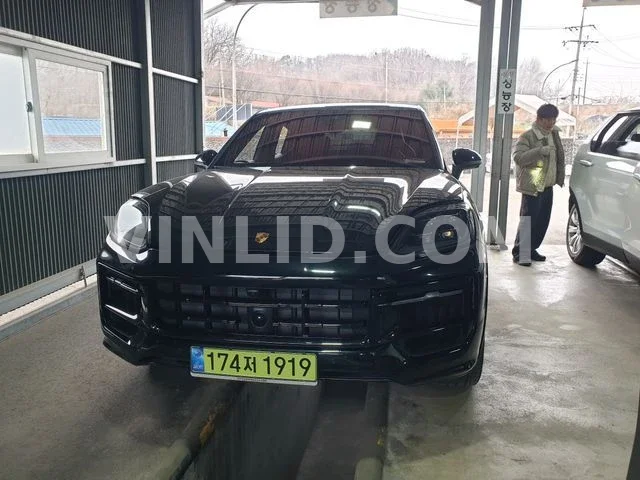 2025 Porsche Cayenne S E-Hybrid COUPE (5 Seater) - Photo 1