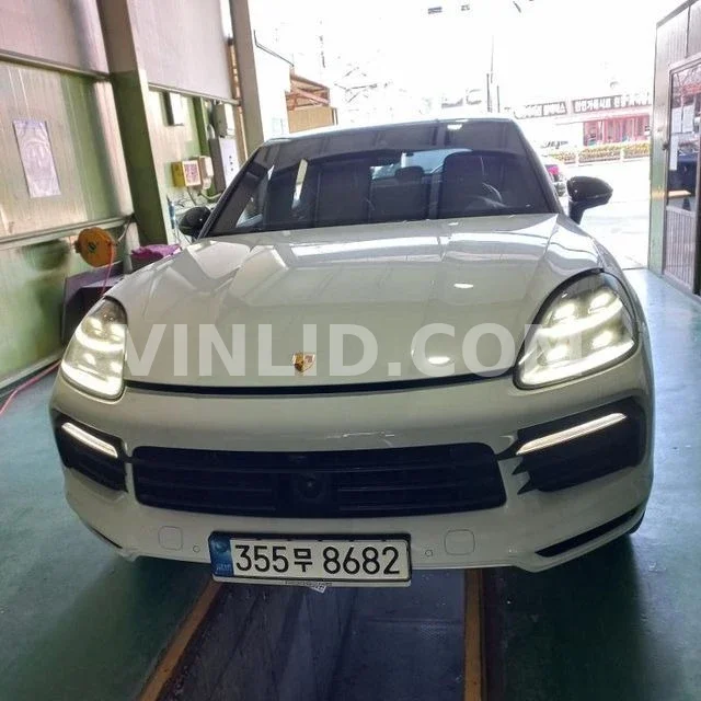 2022 Porsche Cayenne - Photo 1