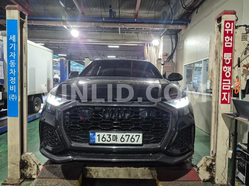 2023 Audi RS Q8 - Photo 1
