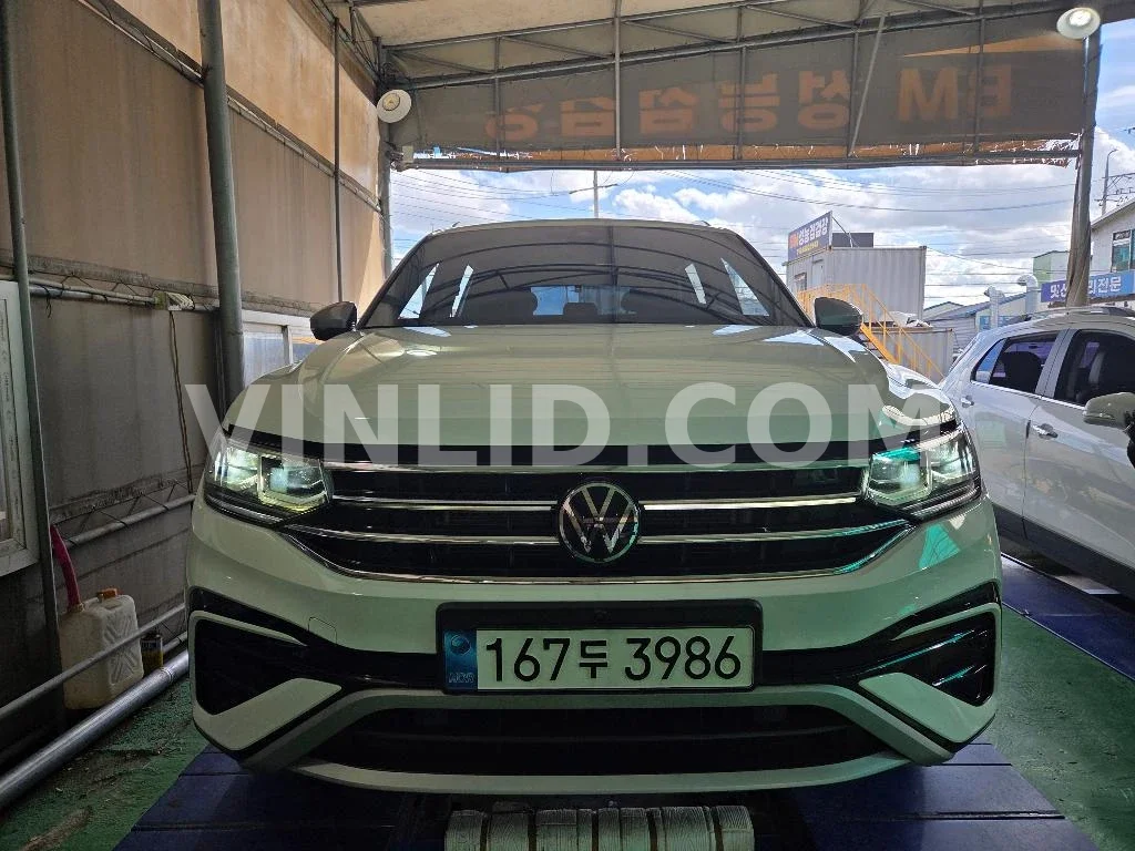 2023 Volkswagen Tiguan Allspace - Photo 1