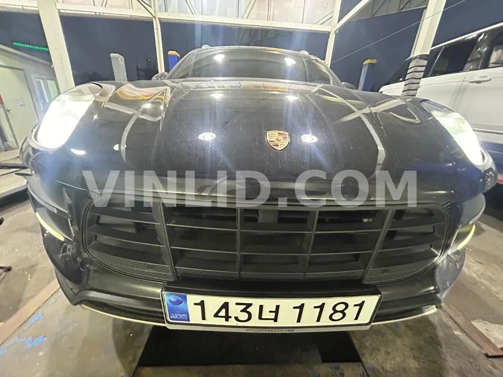 2015 Porsche Macan Turbo - Photo 1