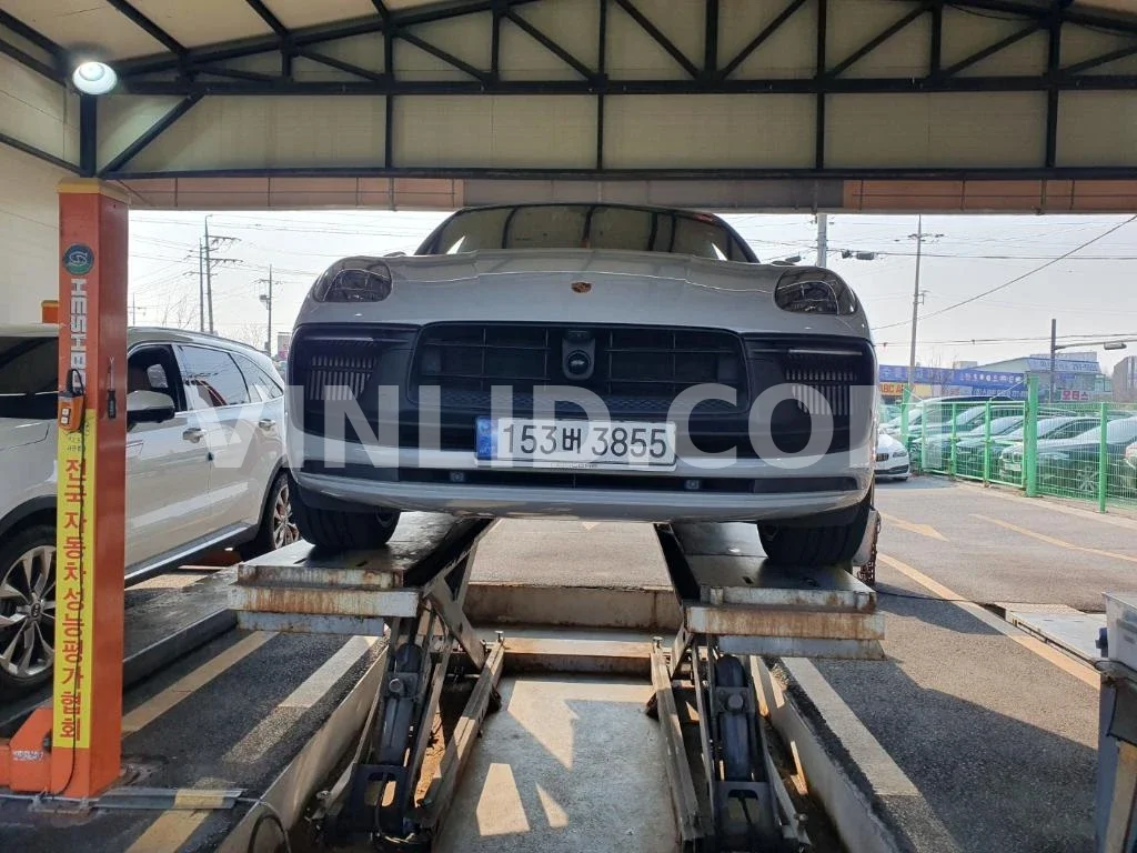 2022 Porsche Macan GTS - Photo 1