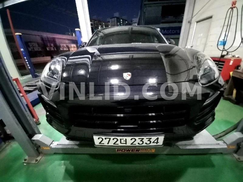 2020 Porsche Cayenne - Photo 1