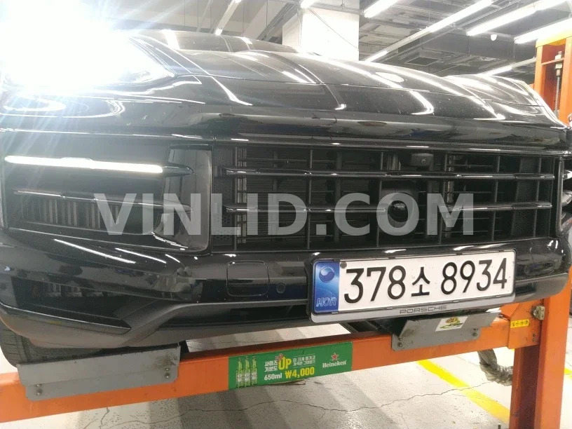 2024 Porsche Cayenne - Photo 1