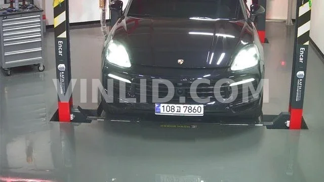 2021 Porsche Cayenne - Photo 1