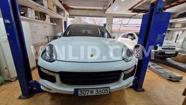 2016 Porsche New Cayenne - Photo 1