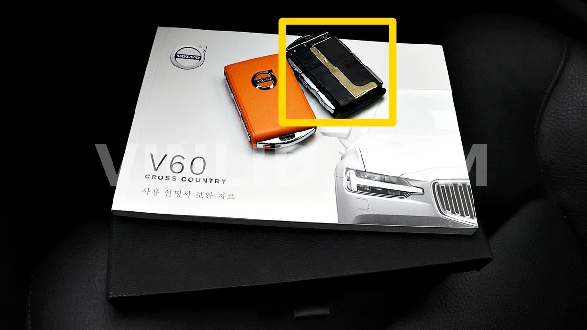 2021 Volvo V60 Cross 2 - Photo 1