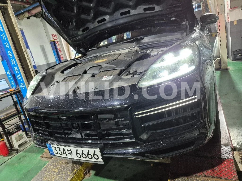 2021 Porsche Cayenne Turbo COUPE (5 Seater) - Photo 1